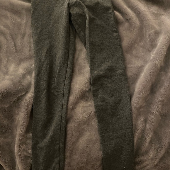 Gray leggings - Picture 2 of 2